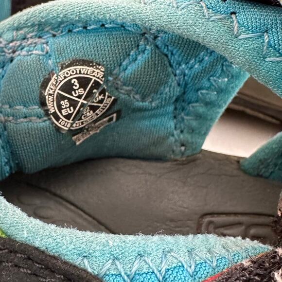 Keen kids rainbow waterproof sandals Size 3 Preowned - Picture 6 of 6